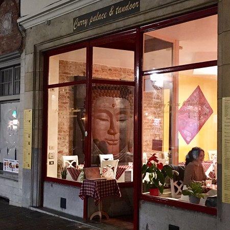 Curry Palace & Tandoor